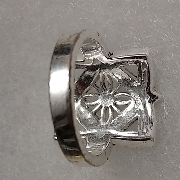 Silver ring size 9 - Picture 3 of 5